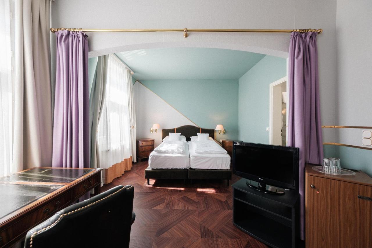 Junior Suite,1395845450:JPEG